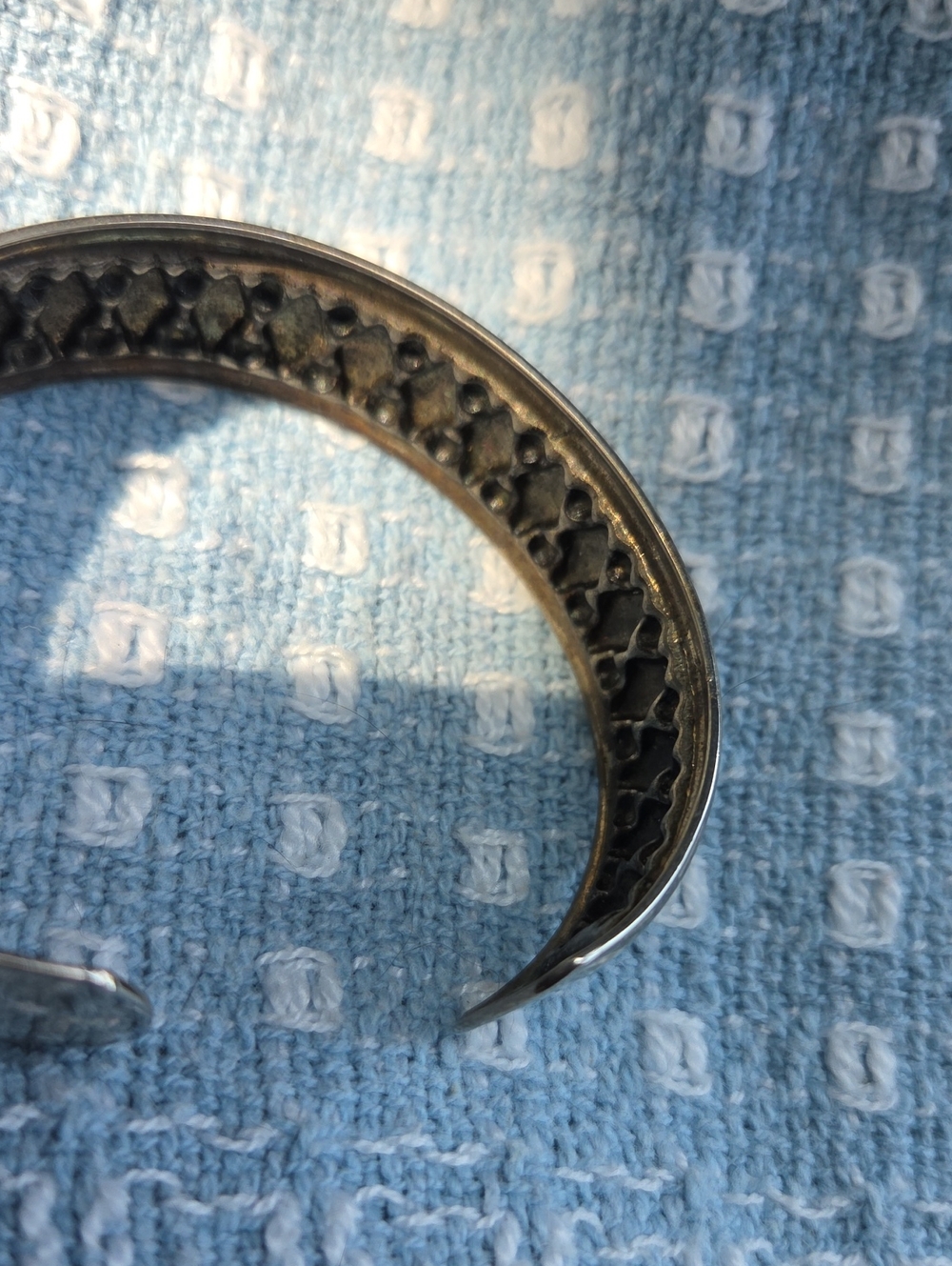 Vintage Sterling Silver Navajo Diamond & Dots Design Open Cuff Bracelet. - Picture 6 of 9